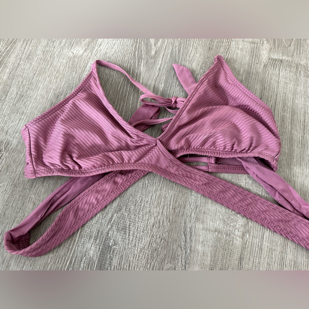 Very cute wrap size medium bikini top